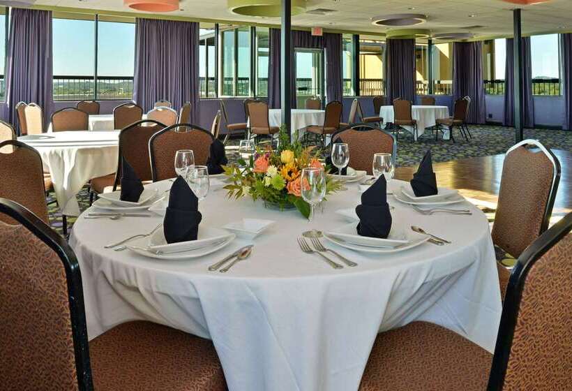 هتل Holiday Inn Nashville Downtown   Stadium, An Ihg