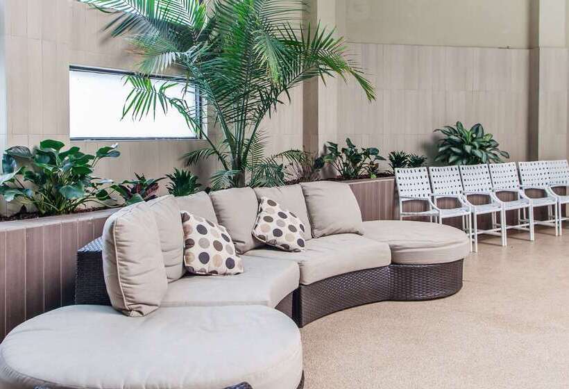 هتل Holiday Inn Nashville Downtown   Stadium, An Ihg