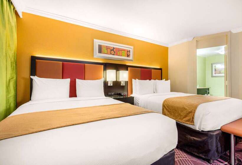 هتل Holiday Inn Nashville Downtown   Stadium, An Ihg