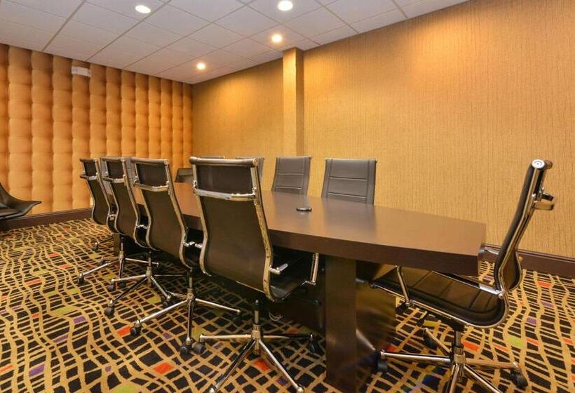 هتل Holiday Inn Nashville Downtown   Stadium, An Ihg