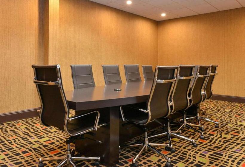 هتل Holiday Inn Nashville Downtown   Stadium, An Ihg