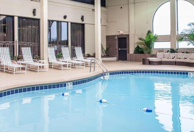 هتل Holiday Inn Nashville Downtown   Stadium, An Ihg