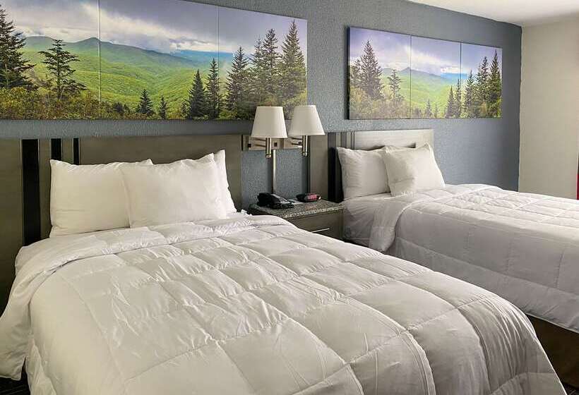 酒店 Clarion Pointe Greensboro Coliseum Area