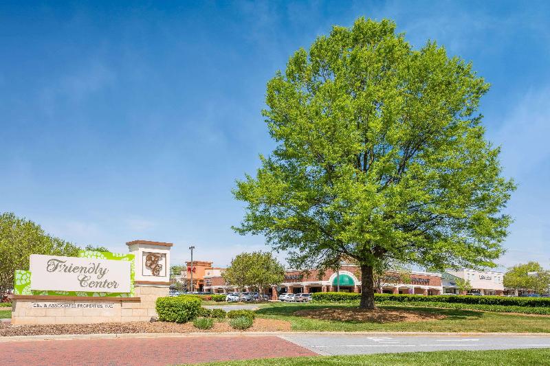 هتل Clarion Pointe   Greensboro Coliseum Area