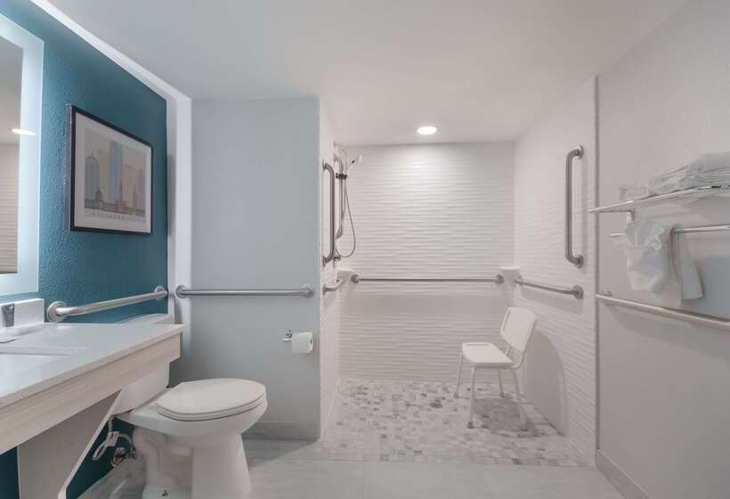 فندق Clarion Pointe Okc Airport
