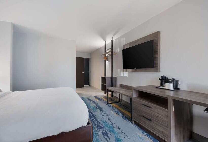 فندق Clarion Pointe Okc Airport
