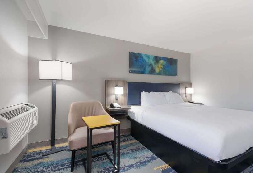فندق Clarion Pointe Okc Airport