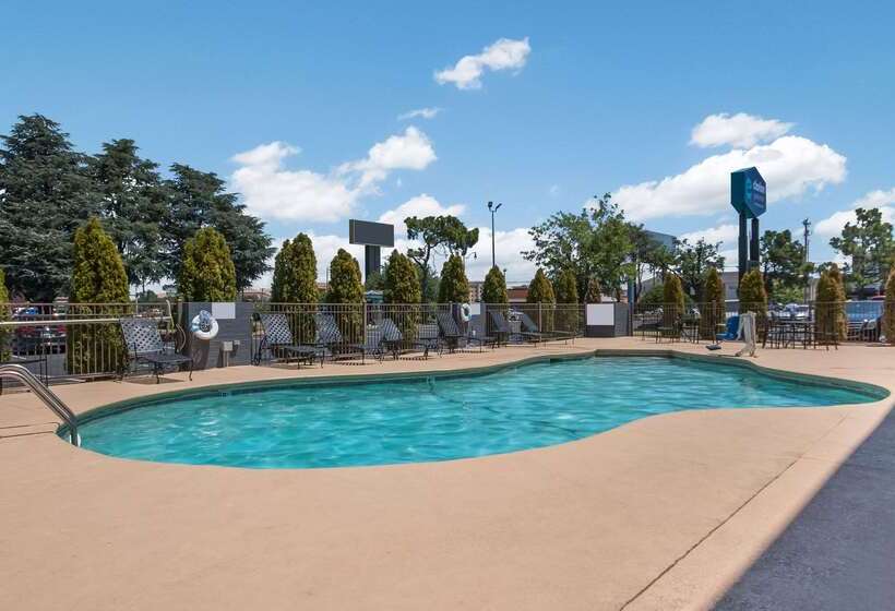 فندق Clarion Pointe Okc Airport