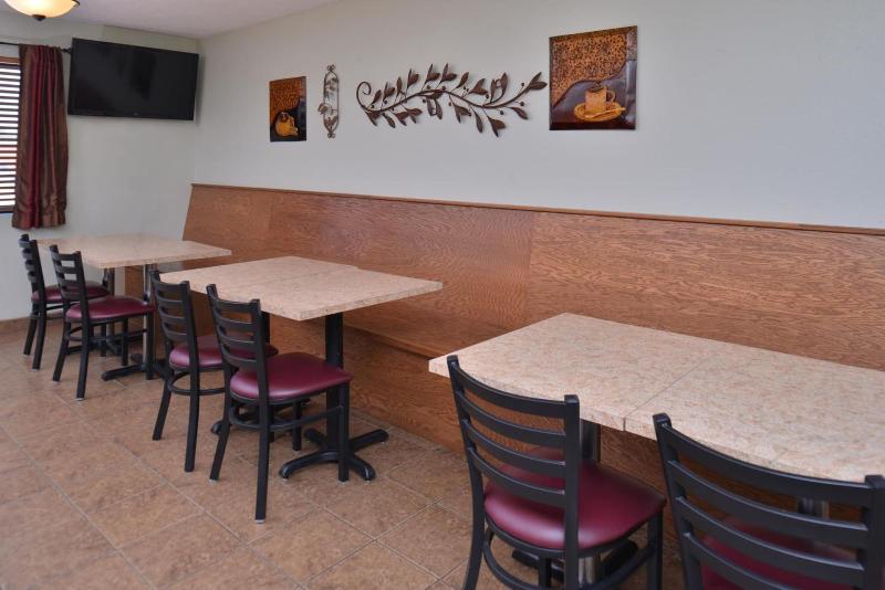 ホテル Cottonwood Inn And Conference Center