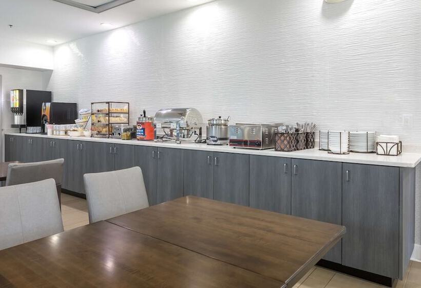 هتل Country Inn & Suites By Radisson Asheville Downtown Tunnel Road