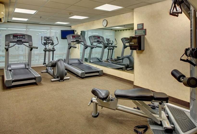 Отель Country Inn & Suites By Radisson Asheville Downtown Tunnel Road