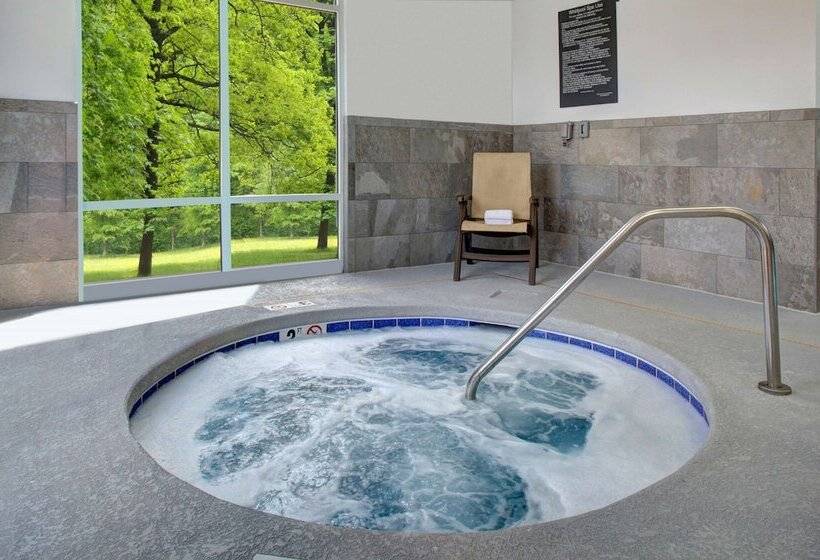 Отель Country Inn & Suites By Radisson Asheville Downtown Tunnel Road