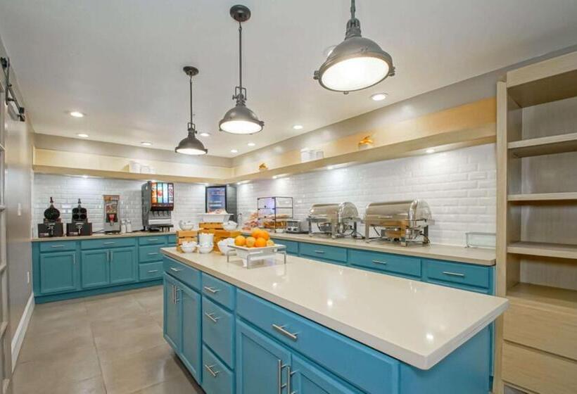 فندق Country Inn & Suites By Radisson, New Orleans I10 East, La