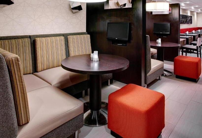 호텔 Courtyard Columbus Downtown