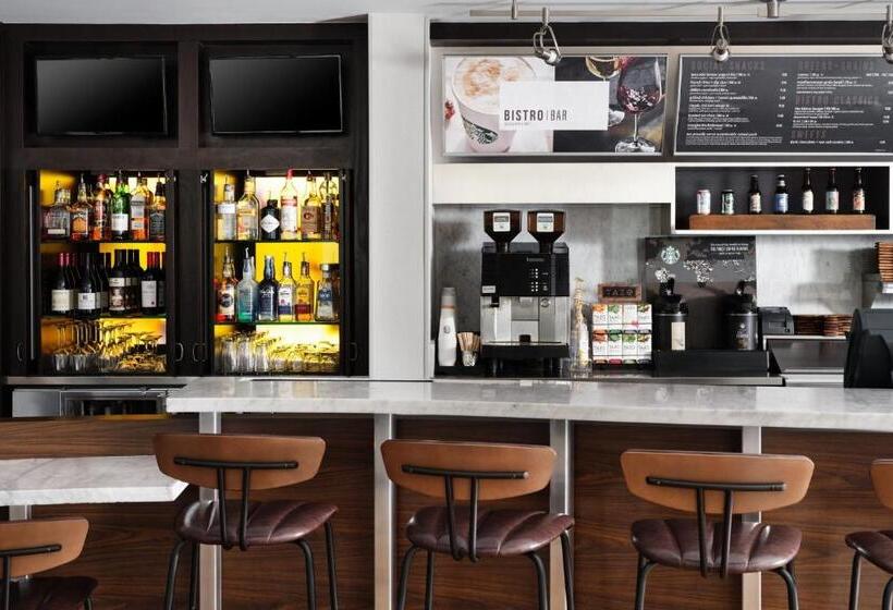 فندق Courtyard By Marriott Santa Rosa