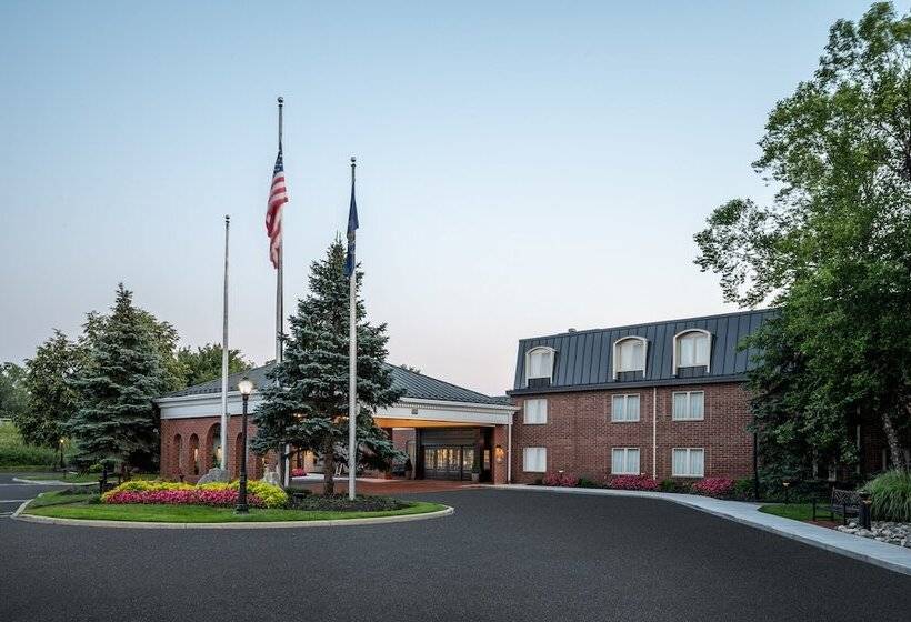 בית מלון כפרי Crowne Plaza Albany  The Desmond