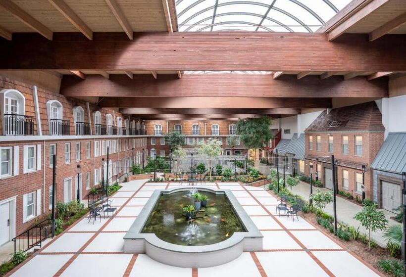 בית מלון כפרי Crowne Plaza Albany  The Desmond