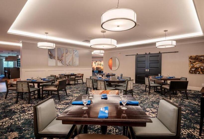 בית מלון כפרי Crowne Plaza Albany  The Desmond