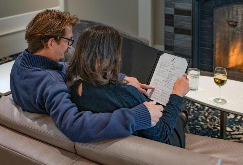 בית מלון כפרי Crowne Plaza Albany  The Desmond