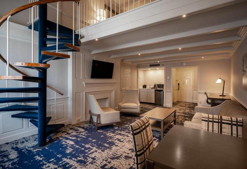 בית מלון כפרי Crowne Plaza Albany  The Desmond