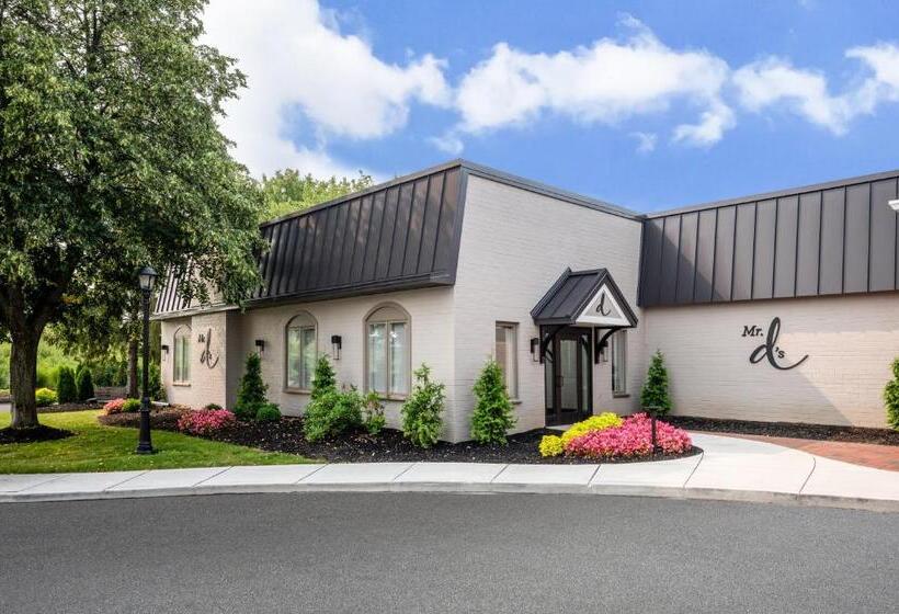 בית מלון כפרי Crowne Plaza Albany  The Desmond