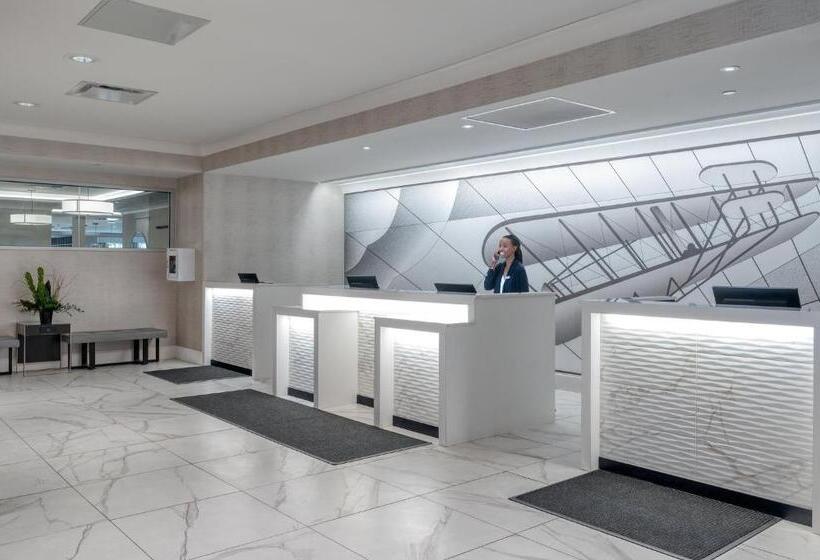 בית מלון כפרי Crowne Plaza Albany  The Desmond