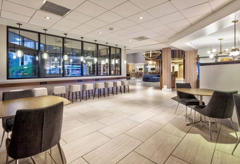 בית מלון כפרי Crowne Plaza Dulles Airport, An Ihg