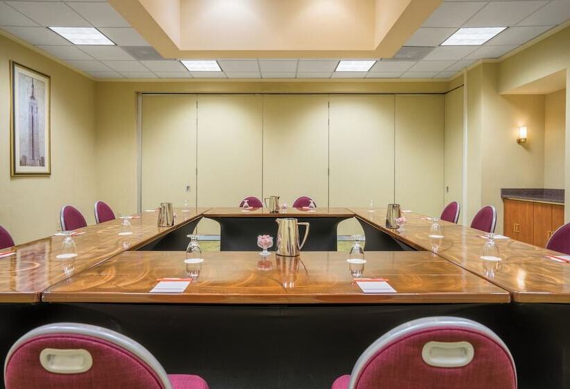 בית מלון כפרי Crowne Plaza Dulles Airport, An Ihg