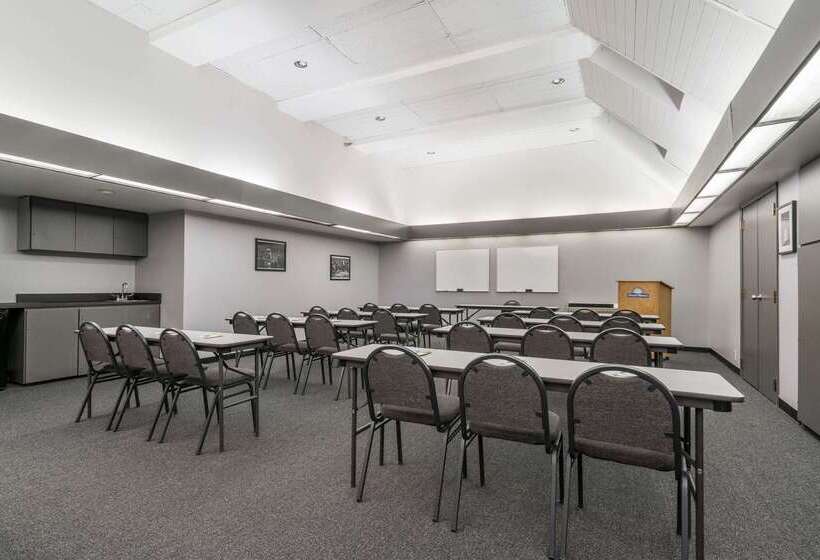 Days Hotel By Wyndham University Ave Se