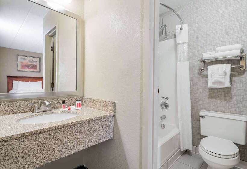 Days Hotel By Wyndham University Ave Se