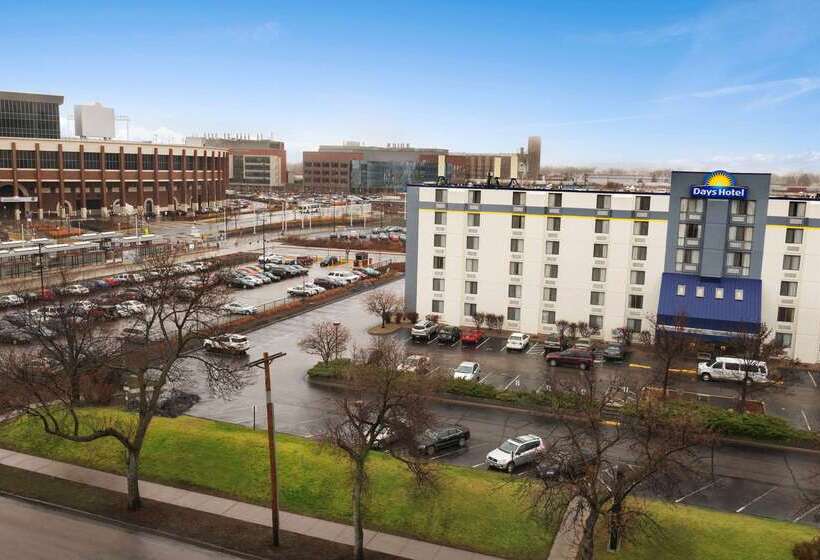 Days Hotel By Wyndham University Ave Se