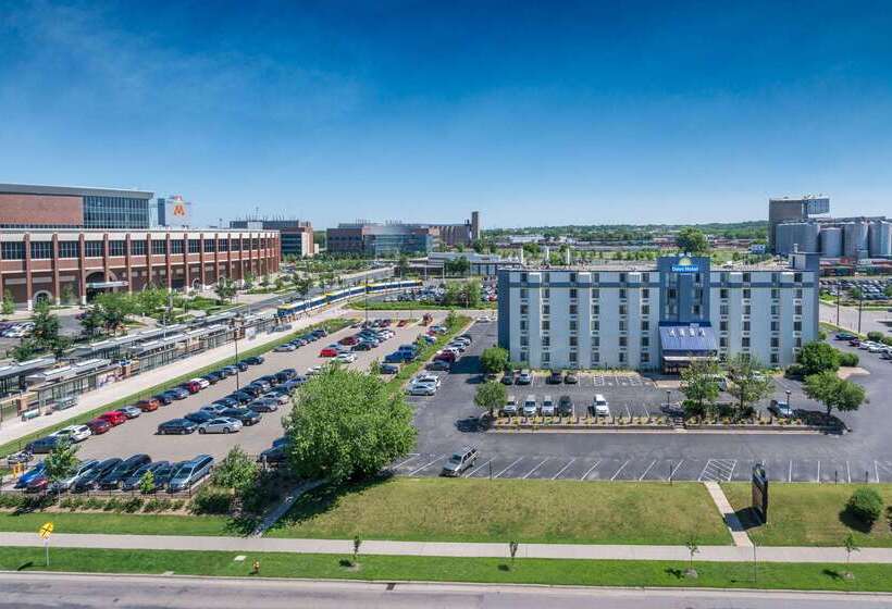 Days Hotel By Wyndham University Ave Se