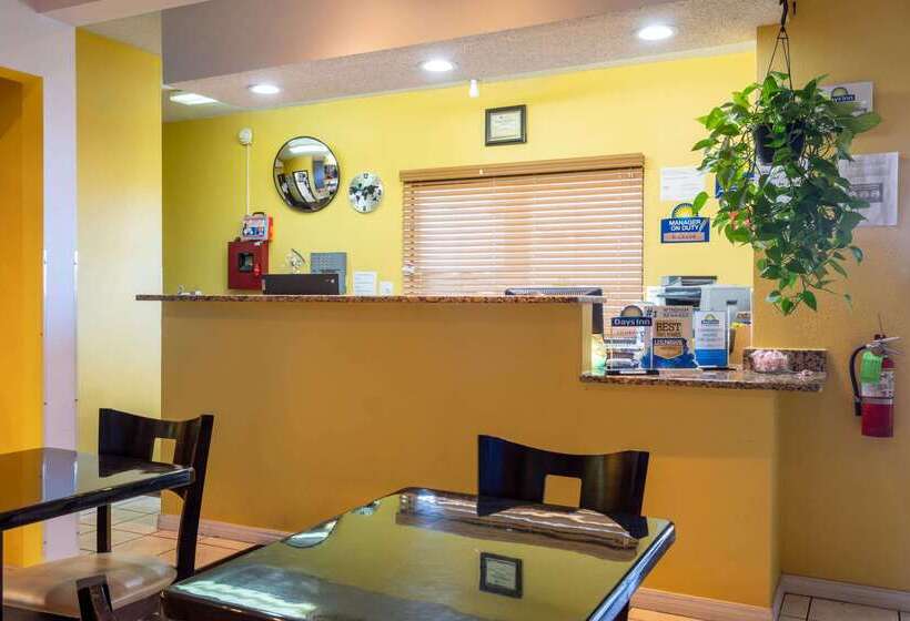 فندق Days Inn By Wyndham Alamogordo