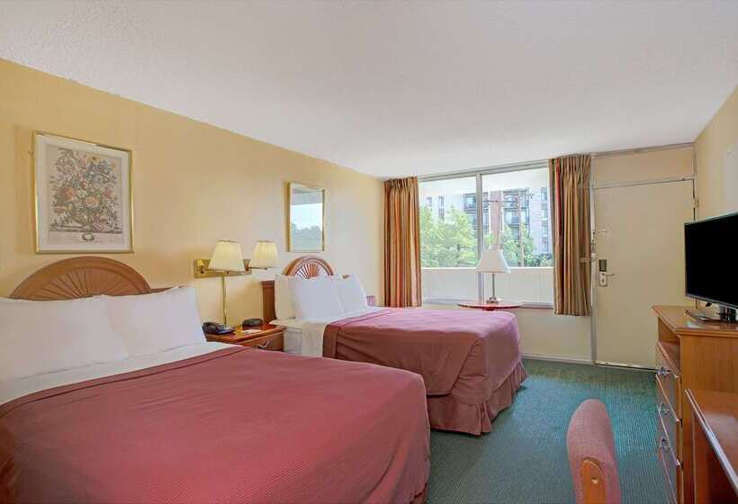 호텔 Days Inn By Wyndham Alexandria South