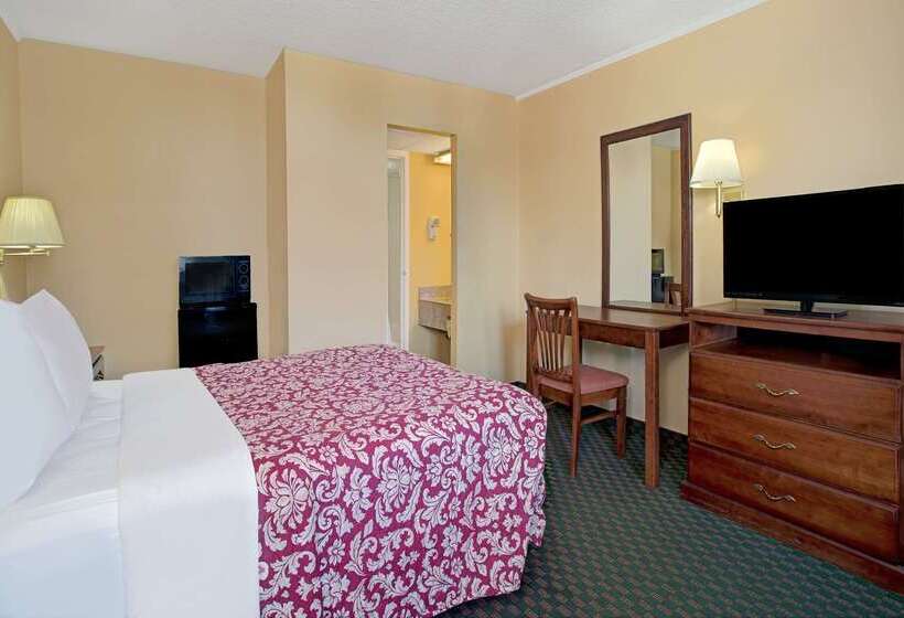 هتل Days Inn By Wyndham Alexandria South