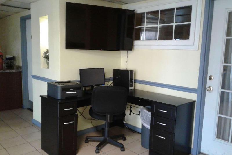 هتل Days Inn By Wyndham Alexandria South