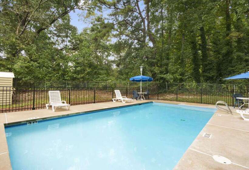 فندق Days Inn By Wyndham Atlanta Stone Mountain