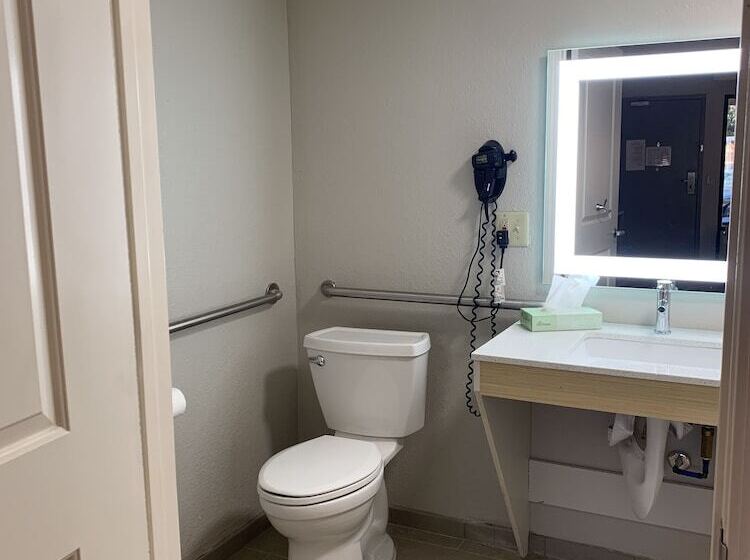 فندق Days Inn By Wyndham Atlanta Stone Mountain