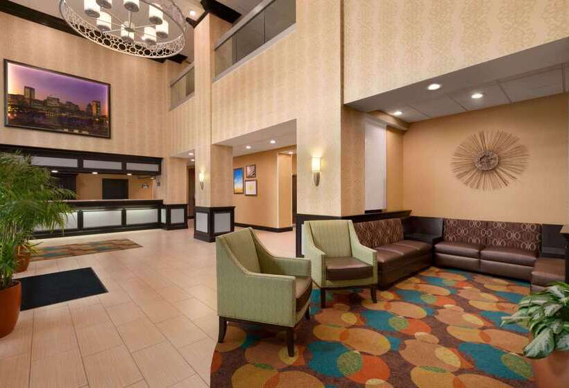 בית מלון כפרי Days Inn By Wyndham Baltimore Inner Harbor