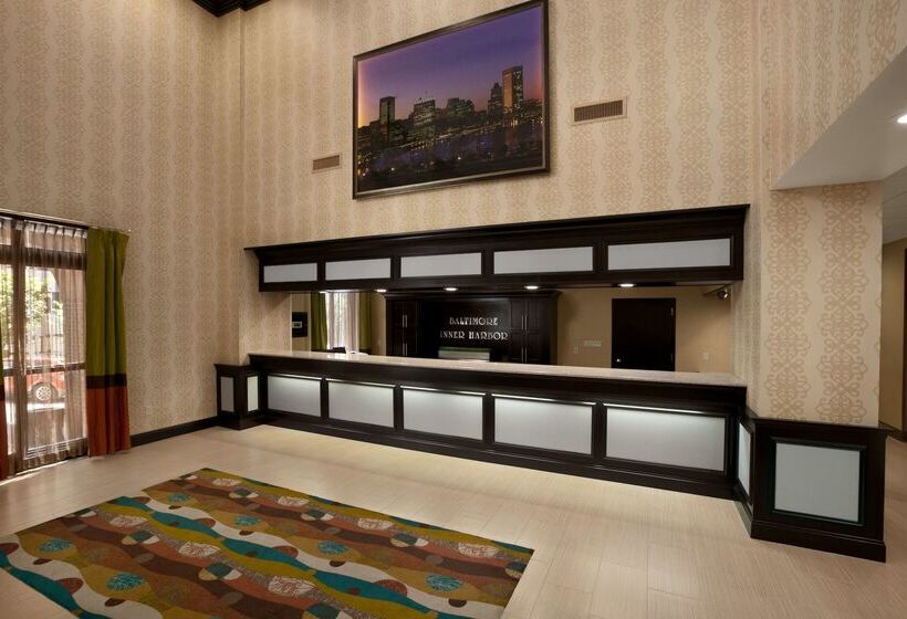 هتل Days Inn By Wyndham Baltimore Inner Harbor