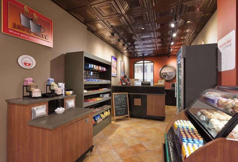 هتل Days Inn By Wyndham Baltimore Inner Harbor