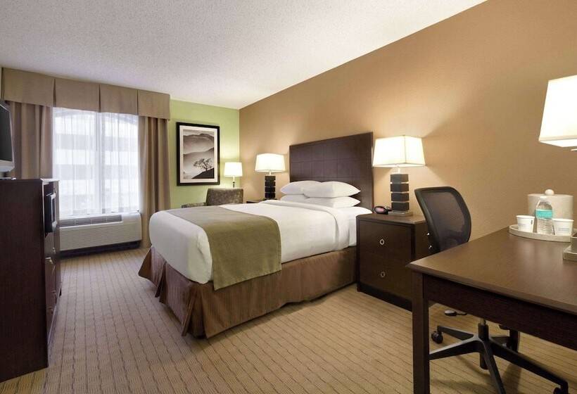هتل Days Inn By Wyndham Baltimore Inner Harbor