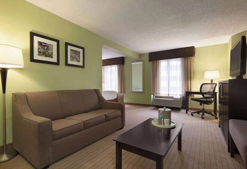 בית מלון כפרי Days Inn By Wyndham Baltimore Inner Harbor