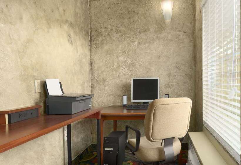 ホテル Days Inn By Wyndham Brunswick/st. Simons Area