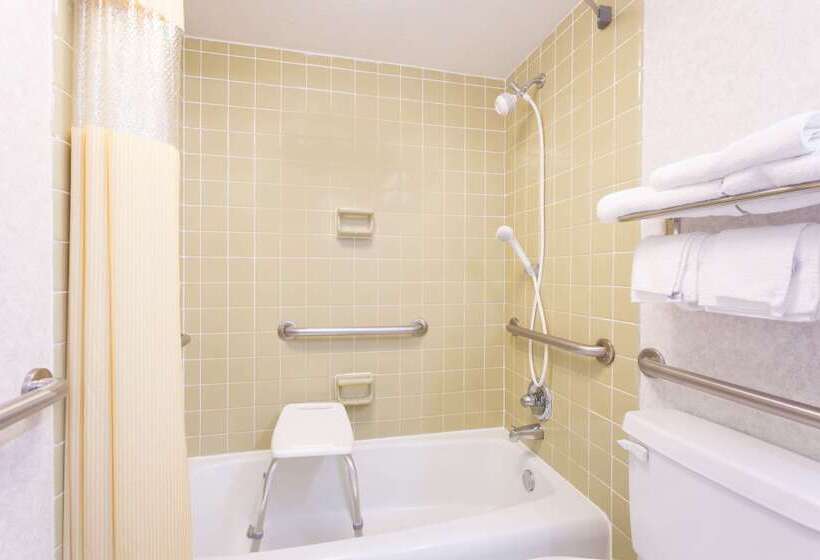 호텔 Days Inn By Wyndham Byron