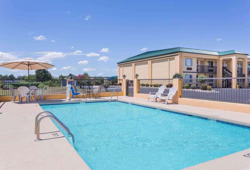 호텔 Days Inn By Wyndham Byron