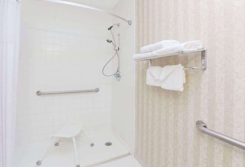 호텔 Days Inn By Wyndham Cambridge