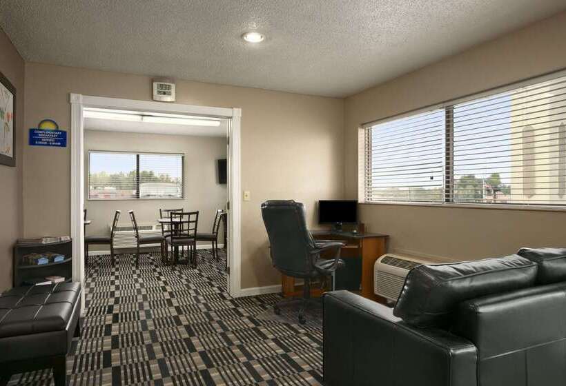 فندق Days Inn By Wyndham Cloverdale Greencastle