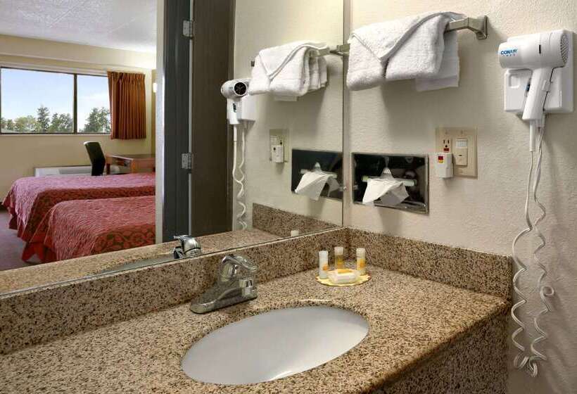 فندق Days Inn By Wyndham Cloverdale Greencastle