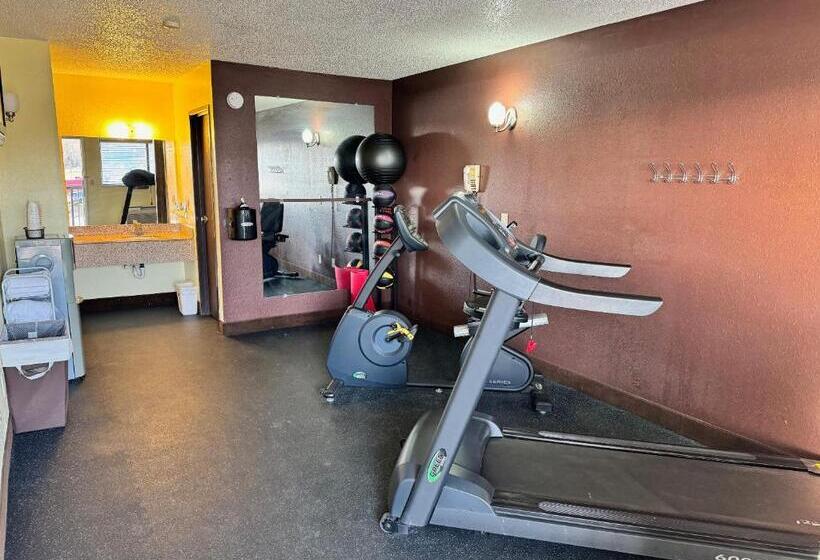 فندق Days Inn By Wyndham Cloverdale Greencastle